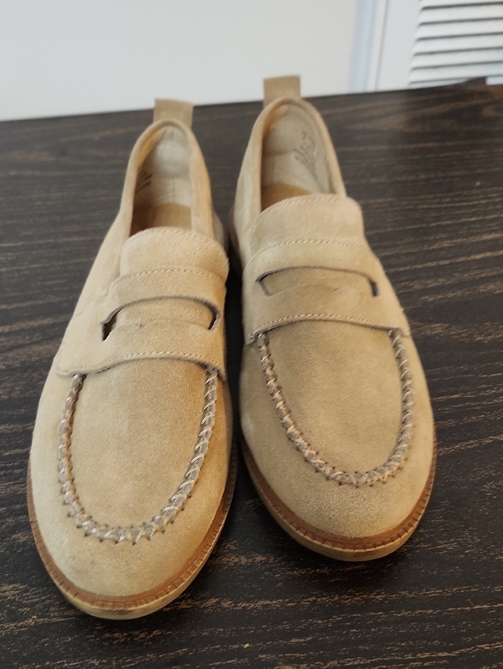 Kelsi Dagger Lens  Almond Suede Loafers Size 8